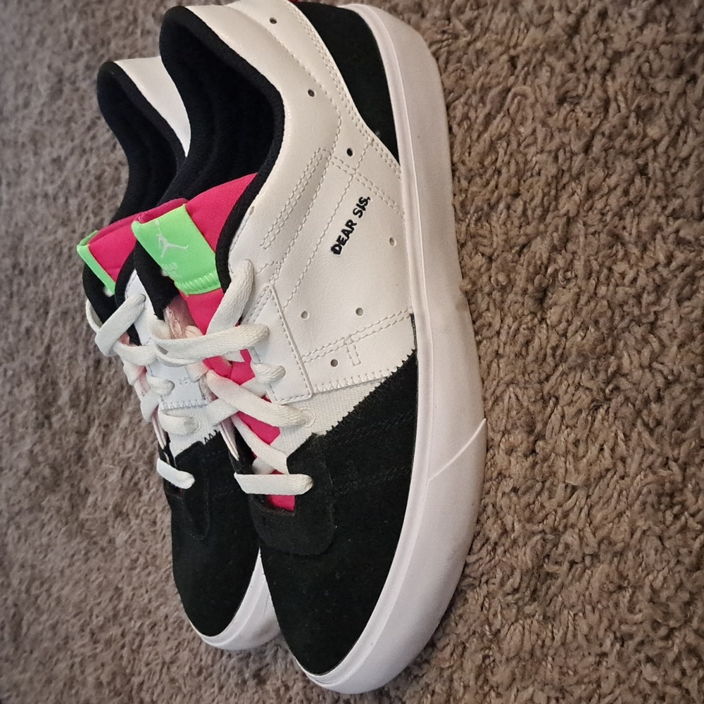 Womens Jordan Dear Sis Great Condition Size 8.5